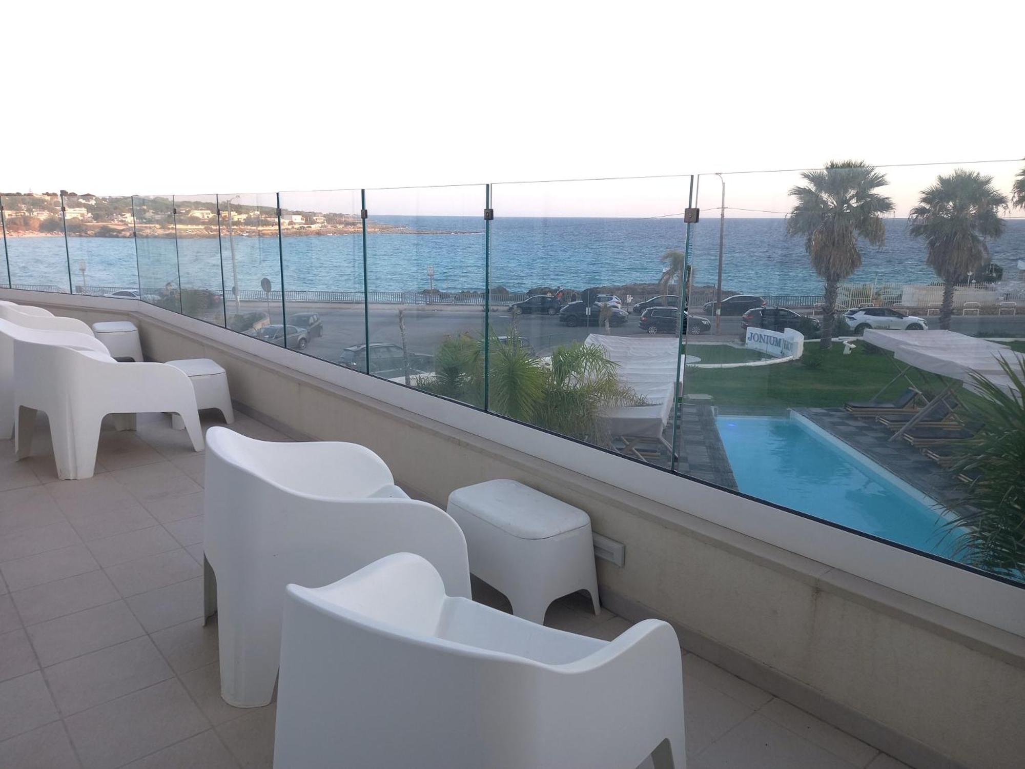 Jonium Hotel - Amazing Sea View And Swimming Pool 4* Pulsano